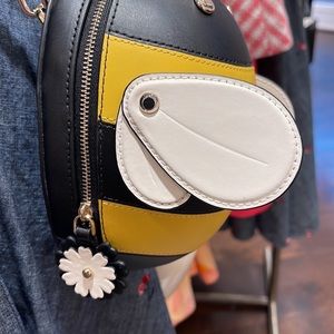 Kate Spade honey bee crossbody bag
Color: MULTI